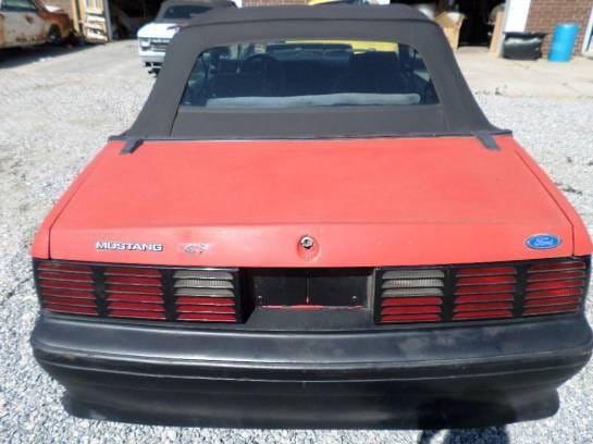 1983 Ford Mustang Convertible 5 AOD - Red thumbnail 3