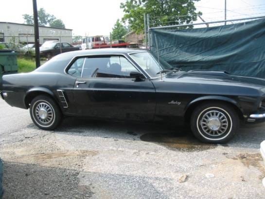 1969 Ford Mustang 250 6 Cylinder - Black