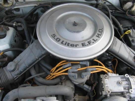 1985 Ford Mustang 5.0 - White thumbnail 4
