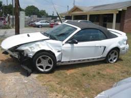 2000 Ford Mustang 4.6 Automatic- White