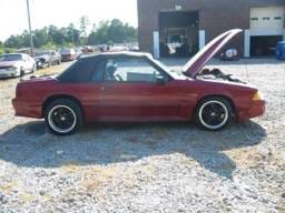 1989 Ford Mustang 4.6 L V8 5 Speed - Red