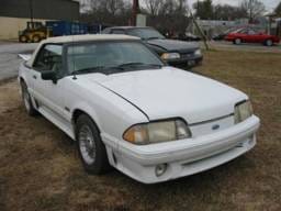 1990 Ford Mustang GT 5.0 Automatic - White/white