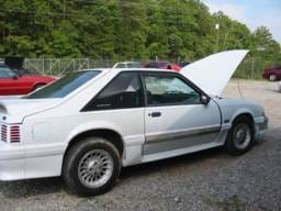 1990 Ford Mustang 5.0 L Auto AOD - White