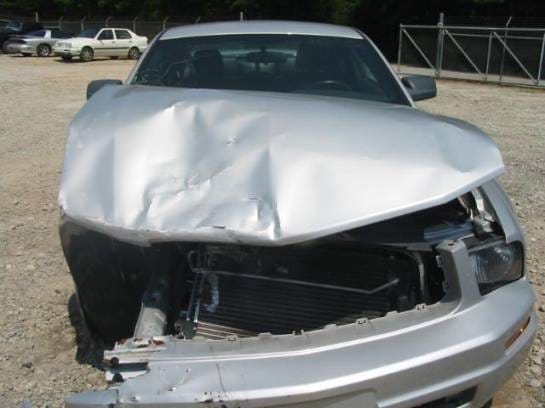 2005 V6 Mustang Coupe thumbnail 3