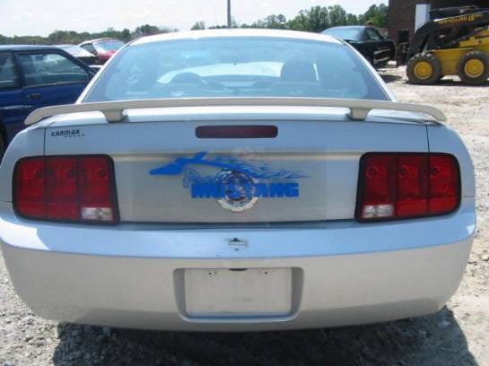 2005 V6 Mustang Coupe thumbnail 5