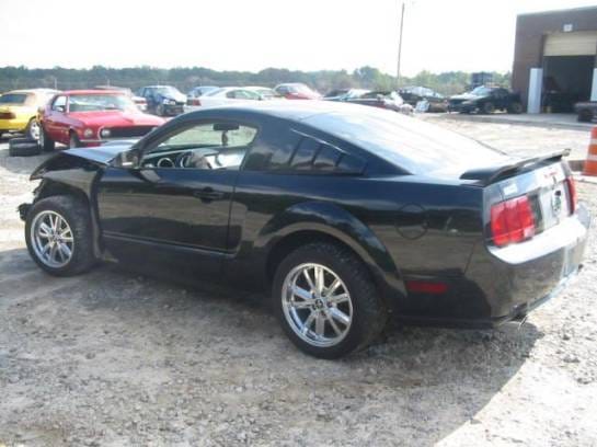 2005 V6 Mustang Coupe- Black thumbnail 2