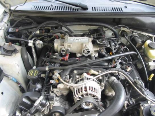 99-04 Ford Mustang Coupe 4.6  - White thumbnail 4
