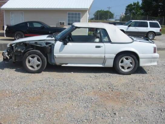87-93 Ford Mustang Convertible 5 Automatic - White thumbnail 4