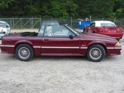 87-93 Ford Mustang Convertible 5 Automatic - Red