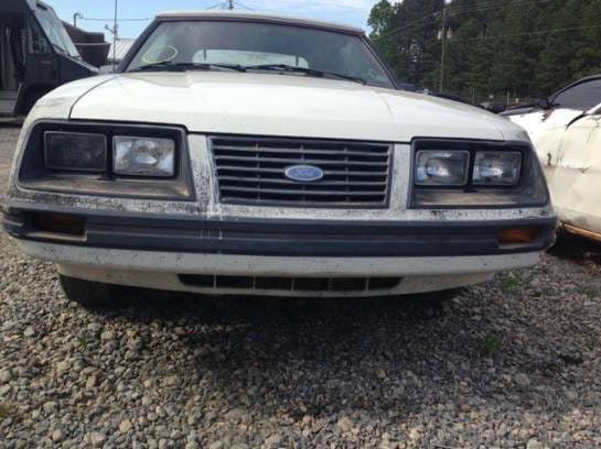 1983 Ford Mustang Convertible  thumbnail 4