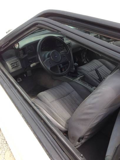 1989 Ford Mustang White thumbnail 4