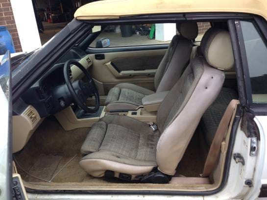 1989 Ford Mustang Convertible thumbnail 6