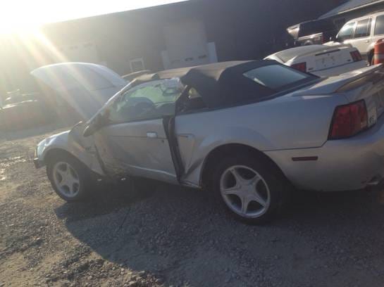 2000 Ford Mustang GT Convertible thumbnail 2