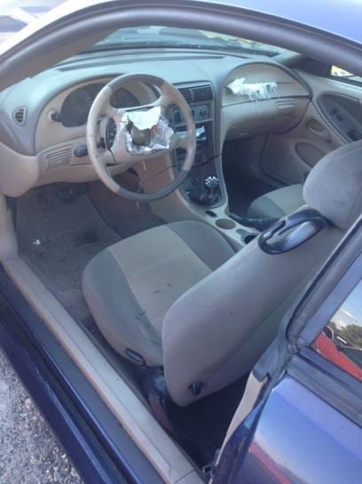 2003 Ford Mustang V6 thumbnail 4