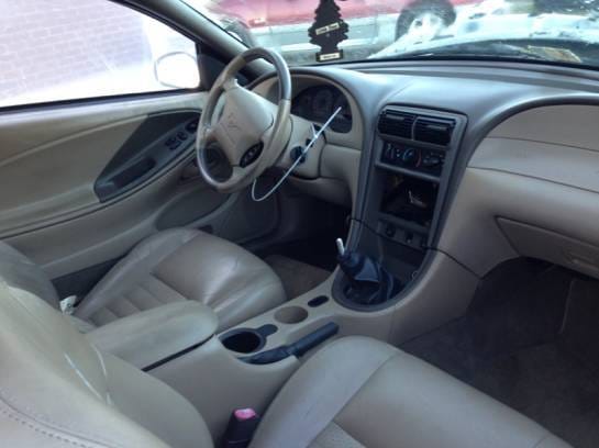 2002 Ford Mustang GT White thumbnail 4