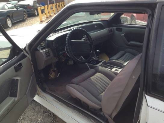 1990 Ford Mustang White Hatchback thumbnail 5