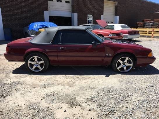 1989 Ford Mustang LX Convertible  thumbnail 2