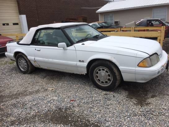 1989 Ford Mustang Convertible LX  thumbnail 2