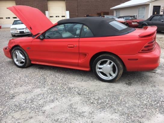 1995 Ford Mustang GT Convertible thumbnail 3
