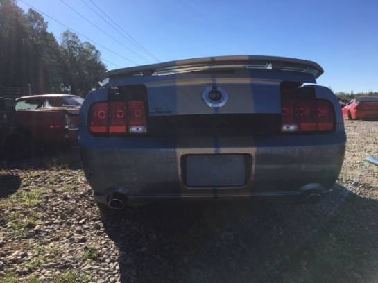 2006 Ford Mustang Coupe thumbnail 2
