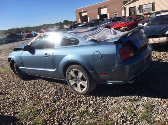 2006 Ford Mustang Coupe thumbnail 3