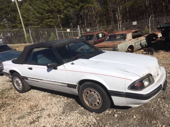 1988 Ford Mustang Convertible LX thumbnail 3