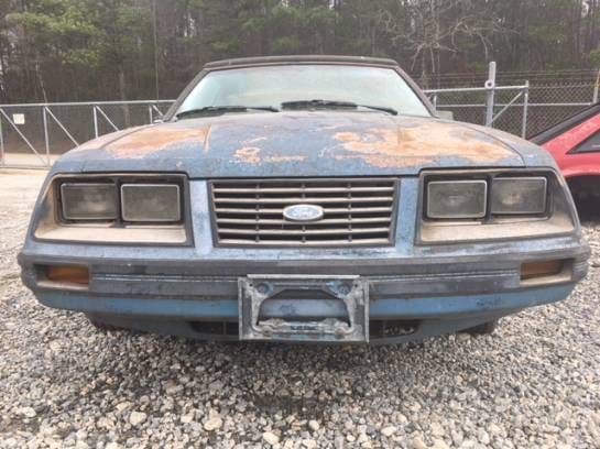 1983 Ford Mustang Convertible  thumbnail 3