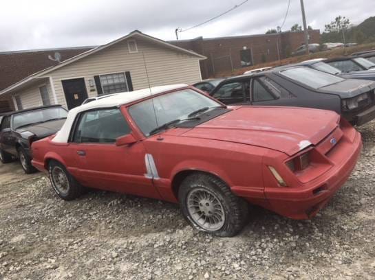 1985 Ford Mustang Convertible  thumbnail 2