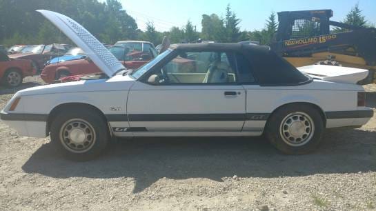 1985 Ford Mustang GT Convertible thumbnail 2