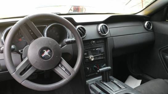 2005 Ford Mustang thumbnail 4