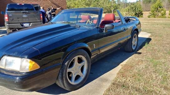 1985 Ford Mustang LX Convertible thumbnail 6