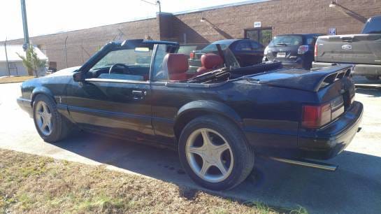 1985 Ford Mustang LX Convertible thumbnail 7