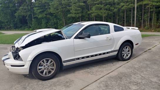 2006 Ford Mustang Coupe thumbnail 2