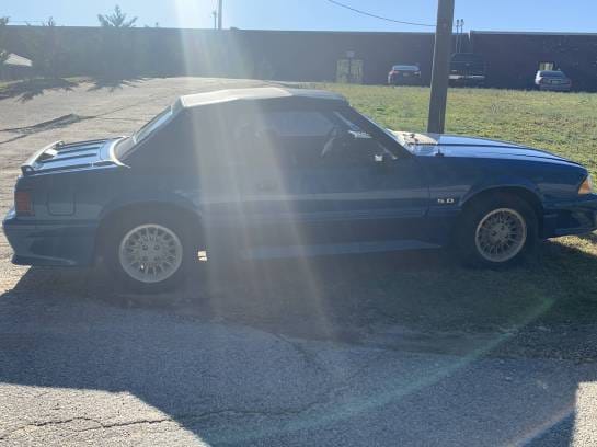 1990 Ford Mustang GT Convertible  thumbnail 3