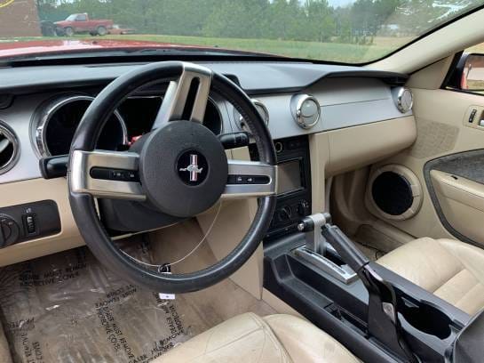2005 Ford Mustang GT Automatic thumbnail 7