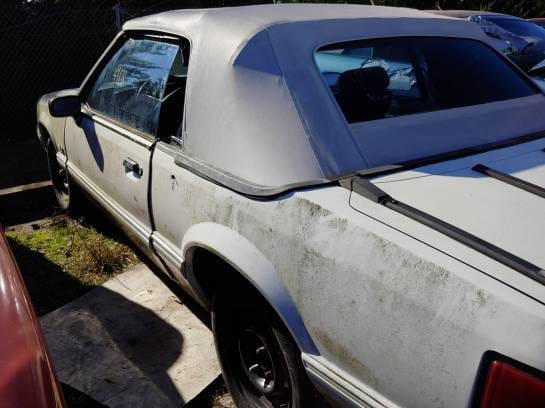 1993 Ford Mustang LX thumbnail 3