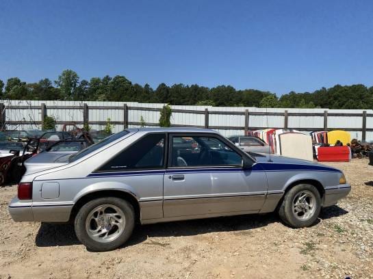 1993 Ford Mustang LX Hatchback thumbnail 2