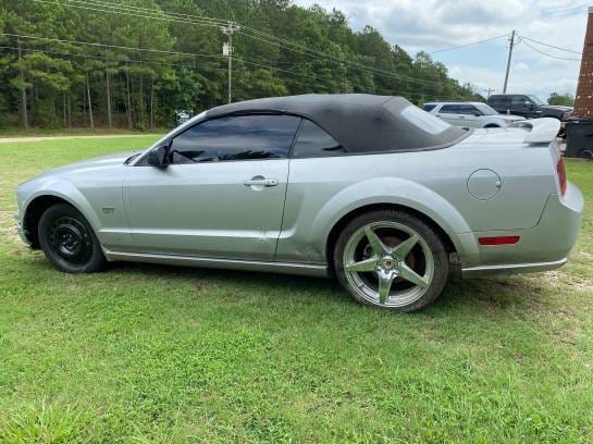 2006 Ford Mustang Convertible 4.6 Automatic thumbnail 2