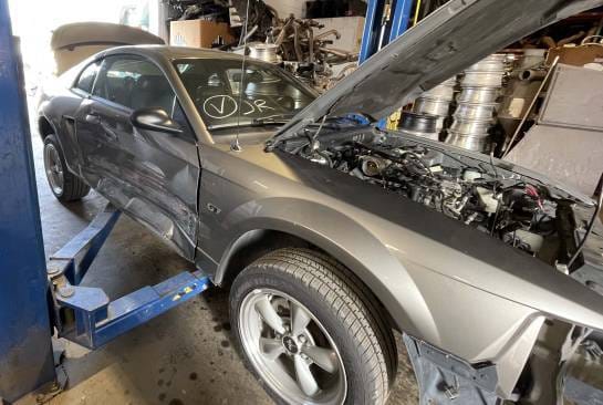 2001 Ford Mustang GT Coupe thumbnail 3